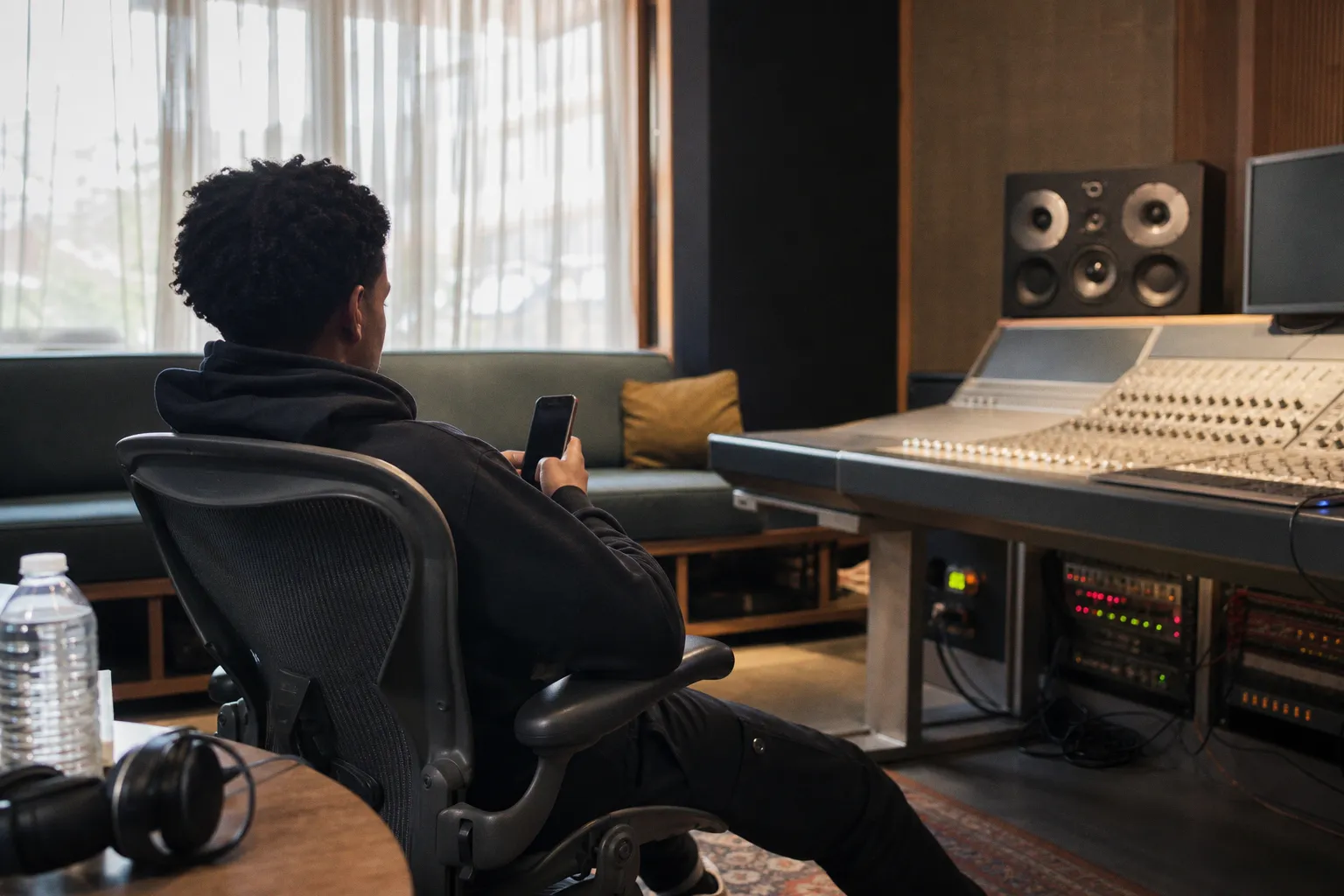 Compare Spotify vs Apple Music payout rates for hip-hop artists